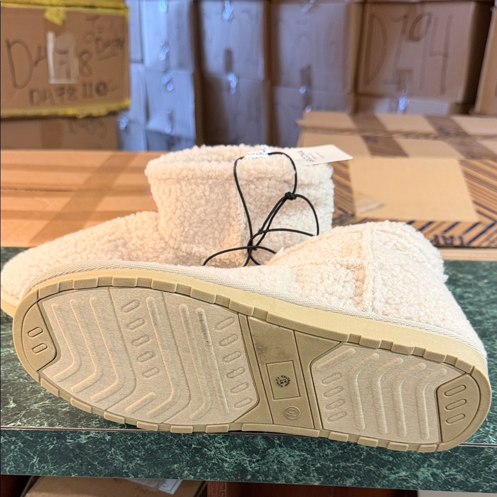 Arizona Jean Company Cream Sherpa Ankle Booties - Picture 4 of 4